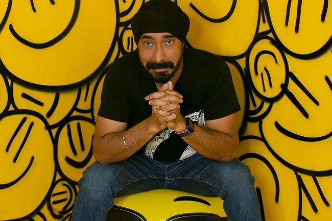Tanveer Arora at the Laugh Out Loud Comedy Club