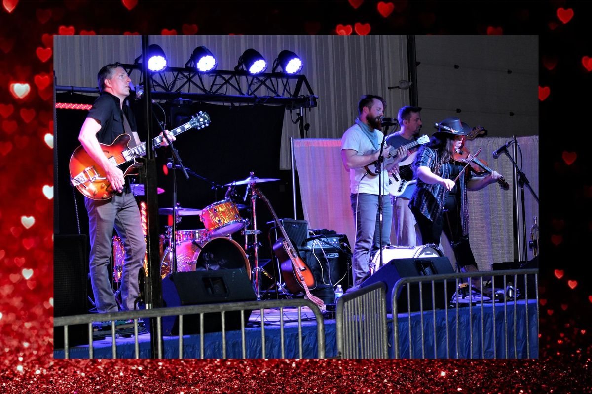 Valentine's Dinner and Concert feat. Gilbert Lee & the Ghost on the Radio