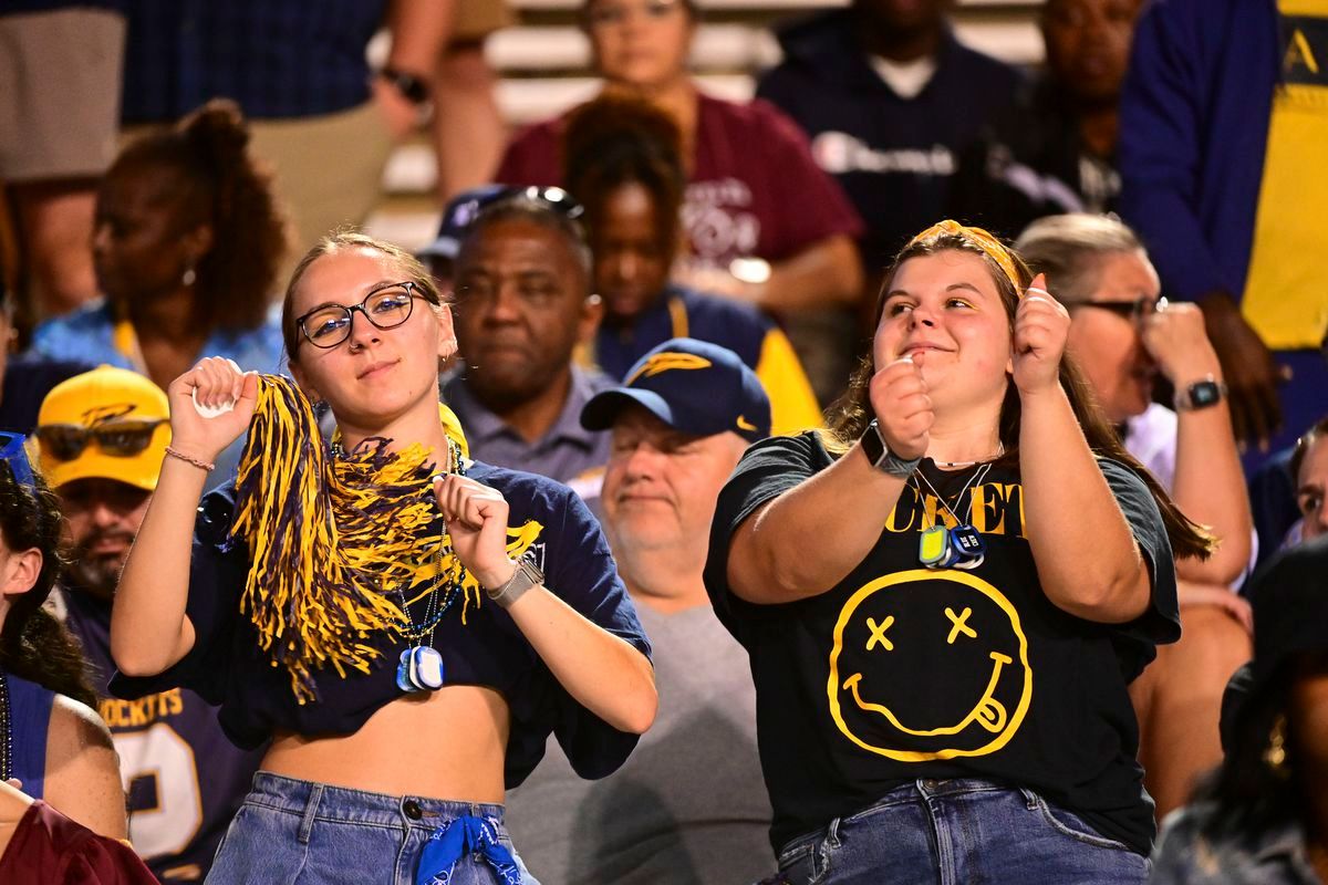 Buffalo Bulls at Kent State Golden Flashes Football at Dix Stadium