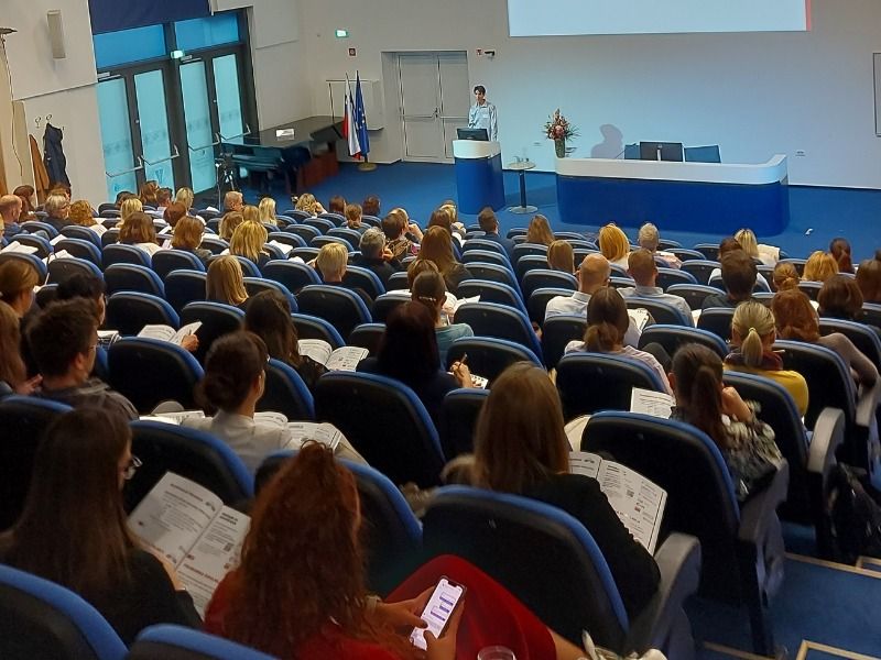 Konferenca Prehranska dopolnila 2024: Kakovost izdelkov v lu\u010di varnosti, sestave in trajnosti