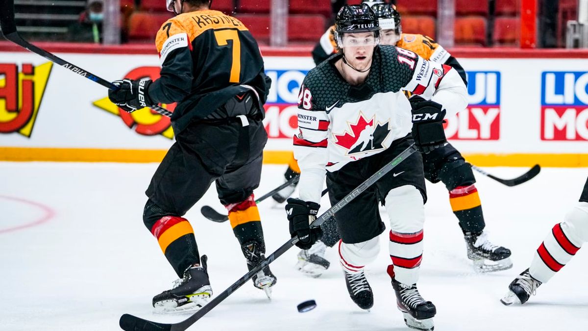 Parking Drummondville Voltigeurs at Victoriaville Tigres