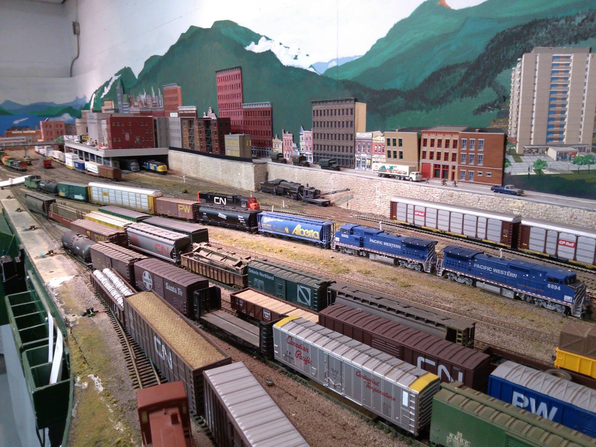 Fall Train Show