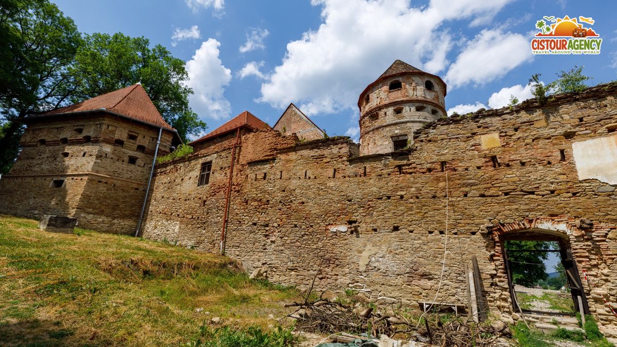 EXCURSIE 1 ZI VULCANUL RACOS - LACUL DE SMARALD - CASTELUL SUKOSD BETHLEN