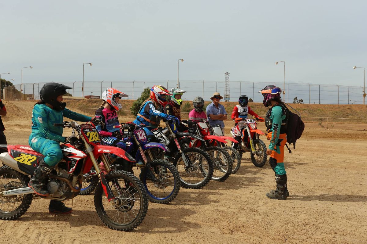 Women's Moto Coaching Tas