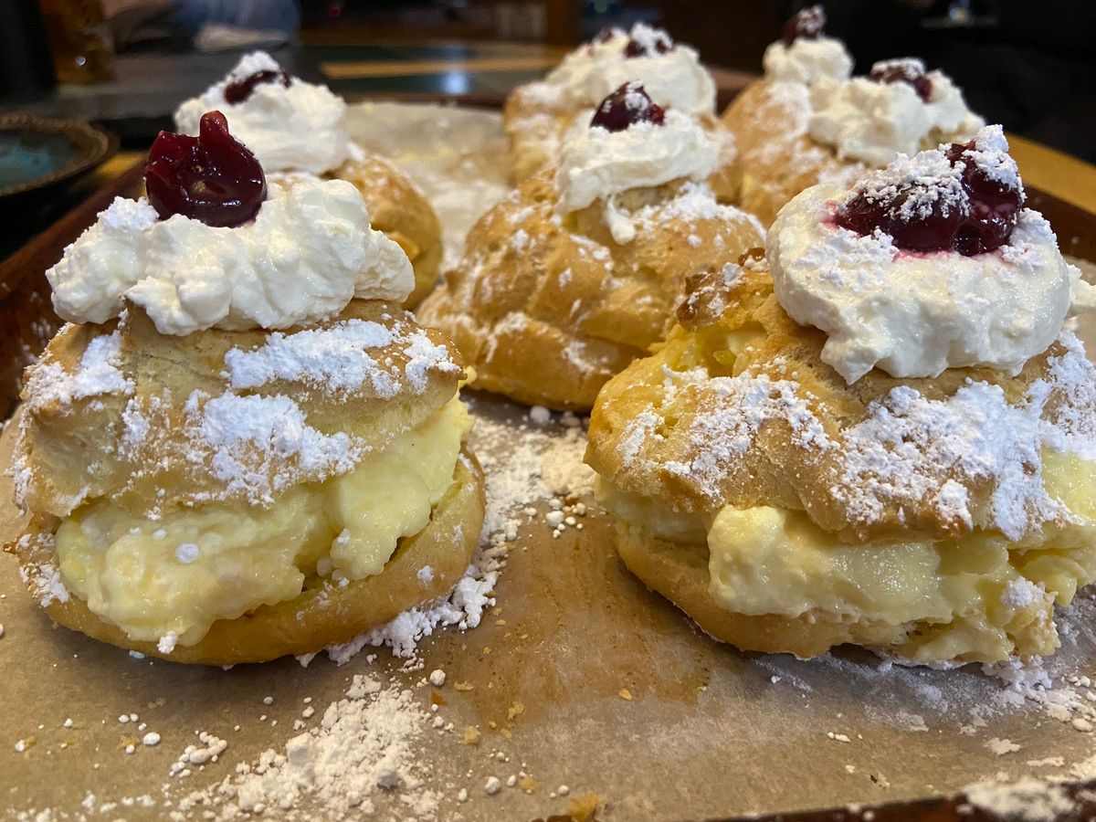 Class Making Zeppole Di San Giuseppe