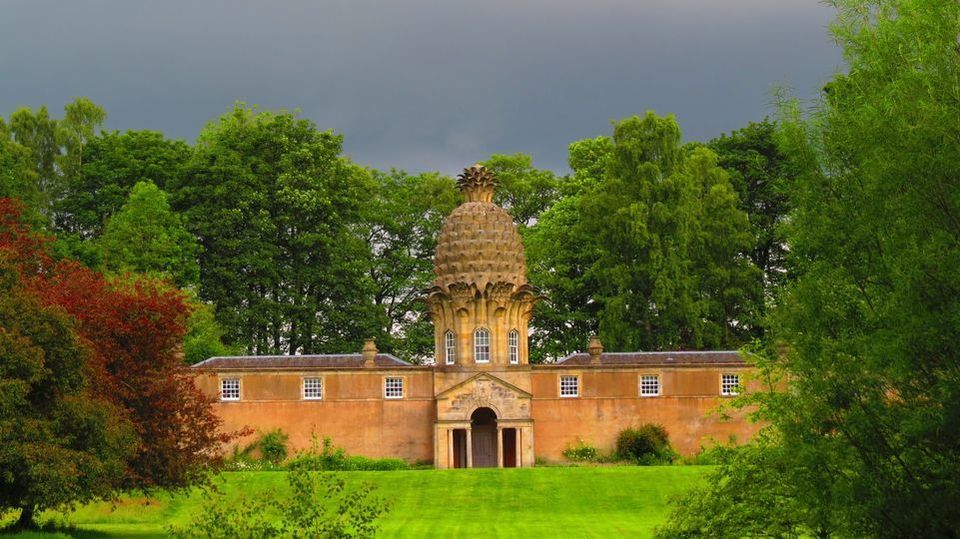 FULLY BOOKED! Falkirk's Flatlands, Tombs and Pineapples! LAST WALK OF THE YEAR!