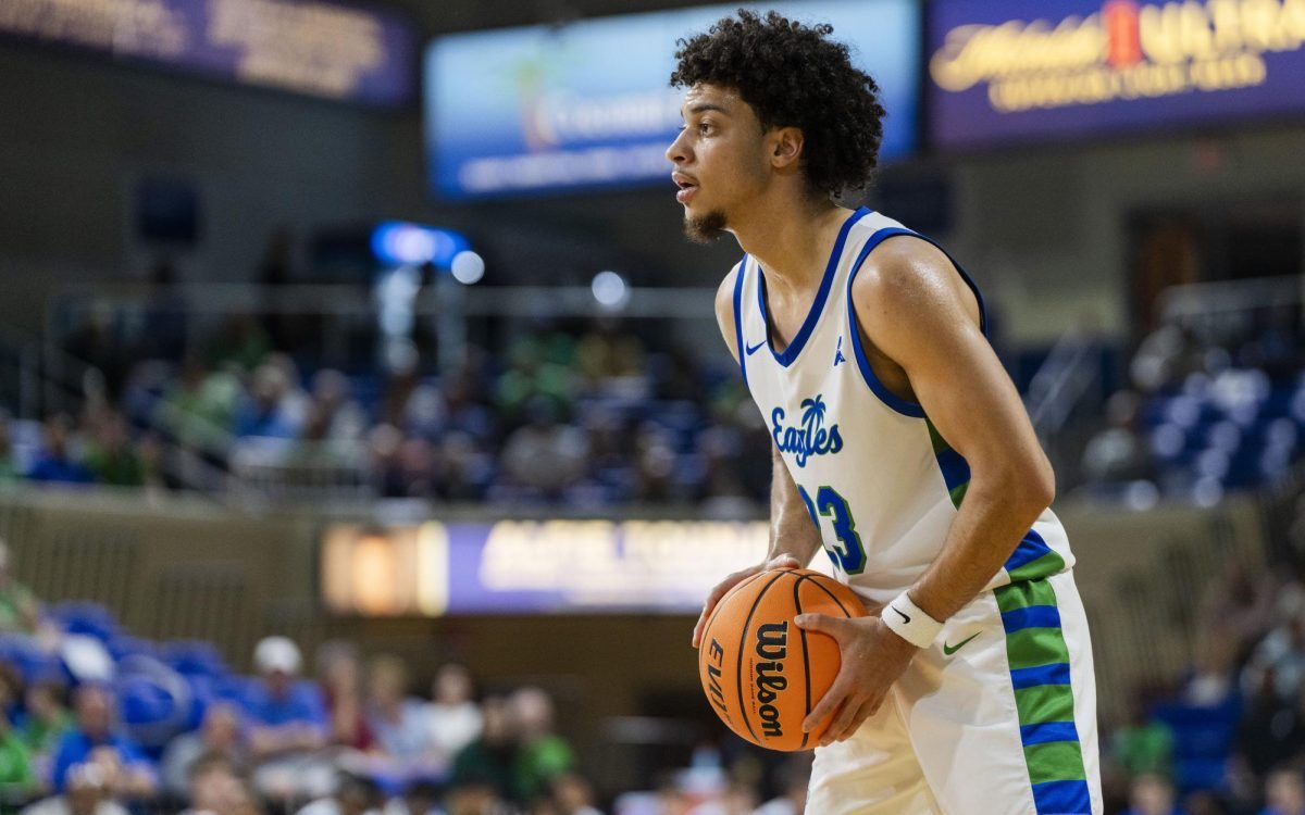 Parking Eastern Kentucky Colonels at Queens Royals Mens Basketball