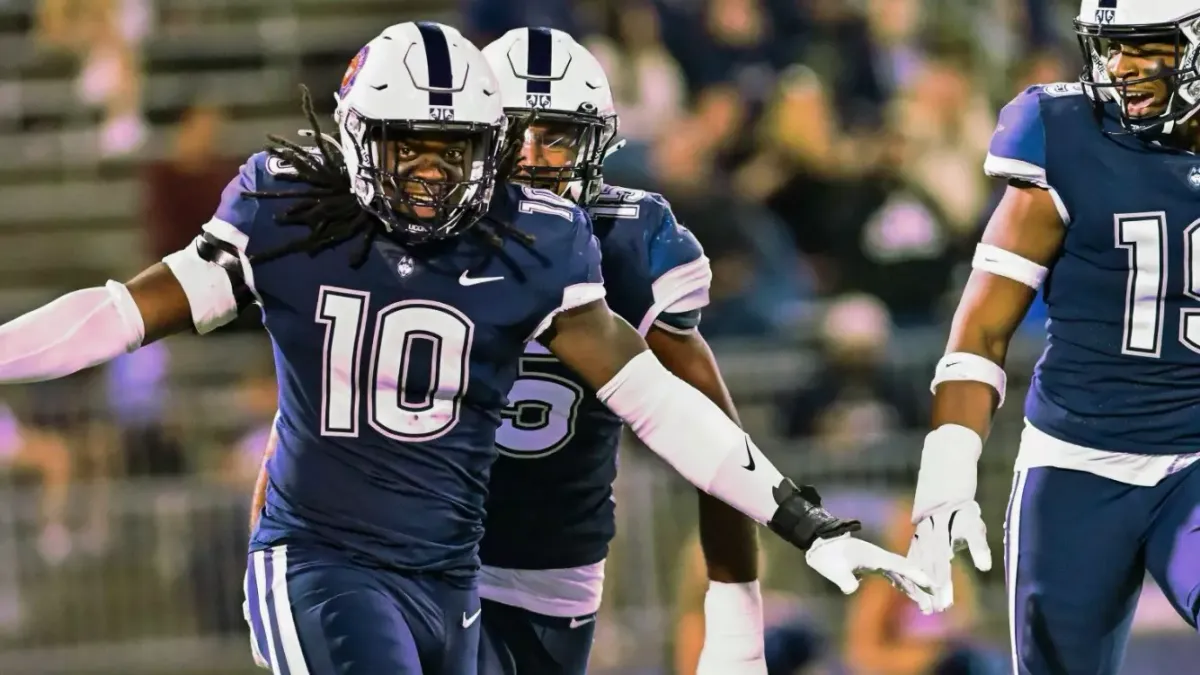 UConn Huskies at Buffalo Bulls Football