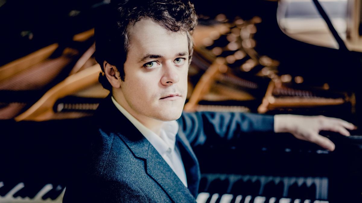 Benjamin Grosvenor, piano