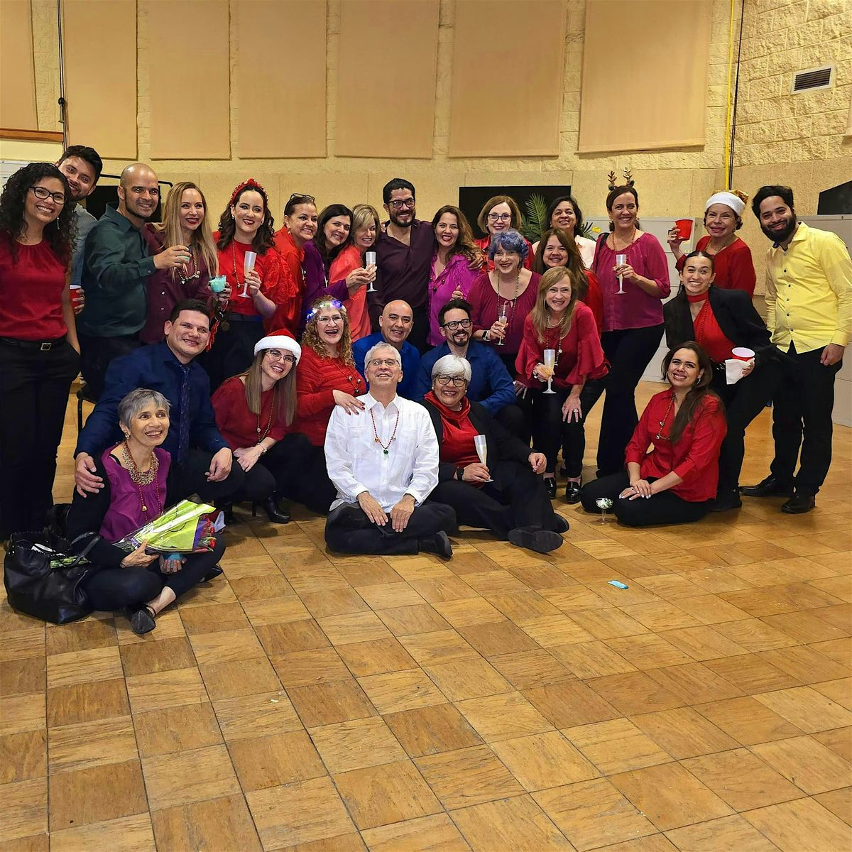 "Celebra esta Navidad junto a Encantus y los Marcano"