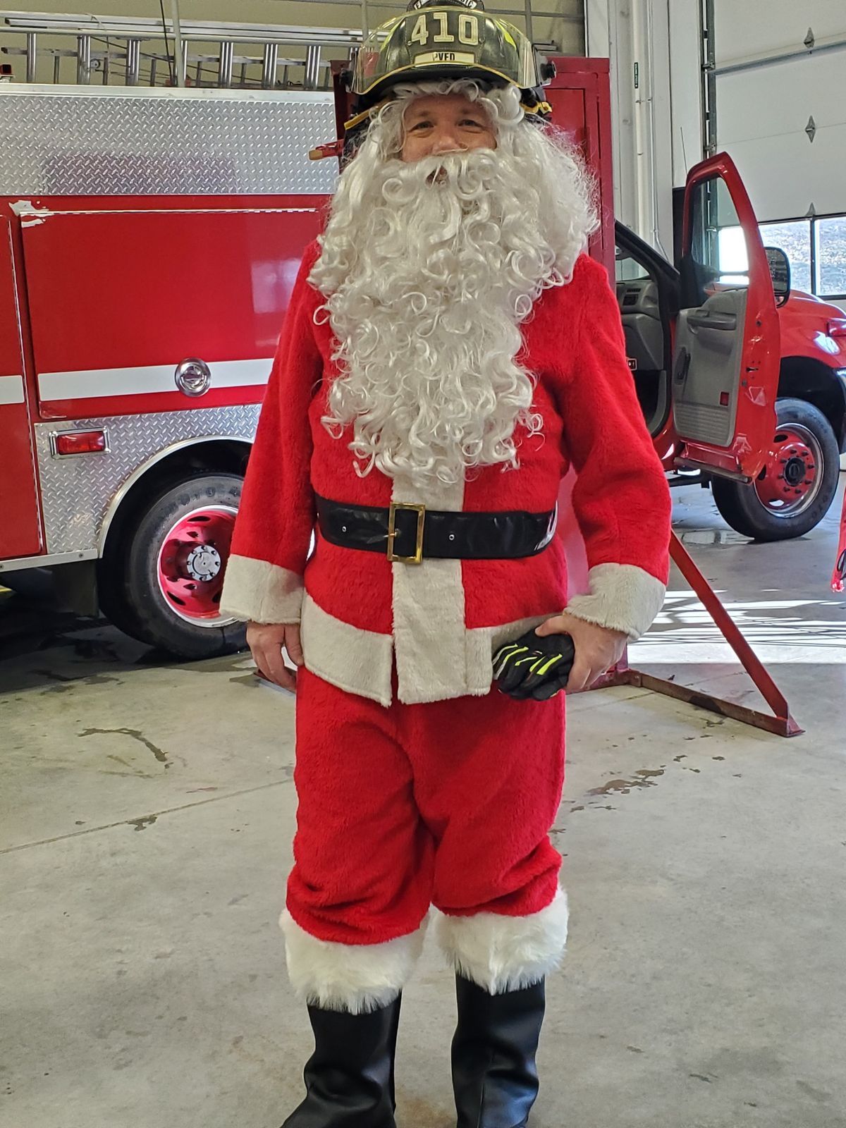 Santa on a Fire Truck in Glenaire!