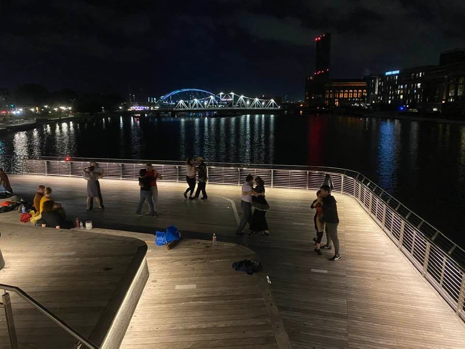 Guerrilla Tango on the Bridge