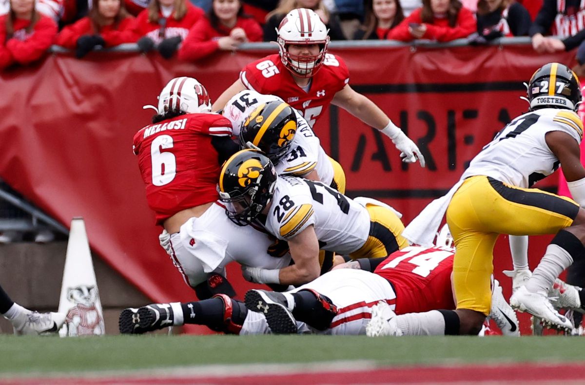 Wisconsin Badgers at Iowa Hawkeyes Football