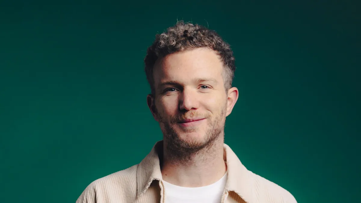 Traumer, Enzo Leep in Sevilla