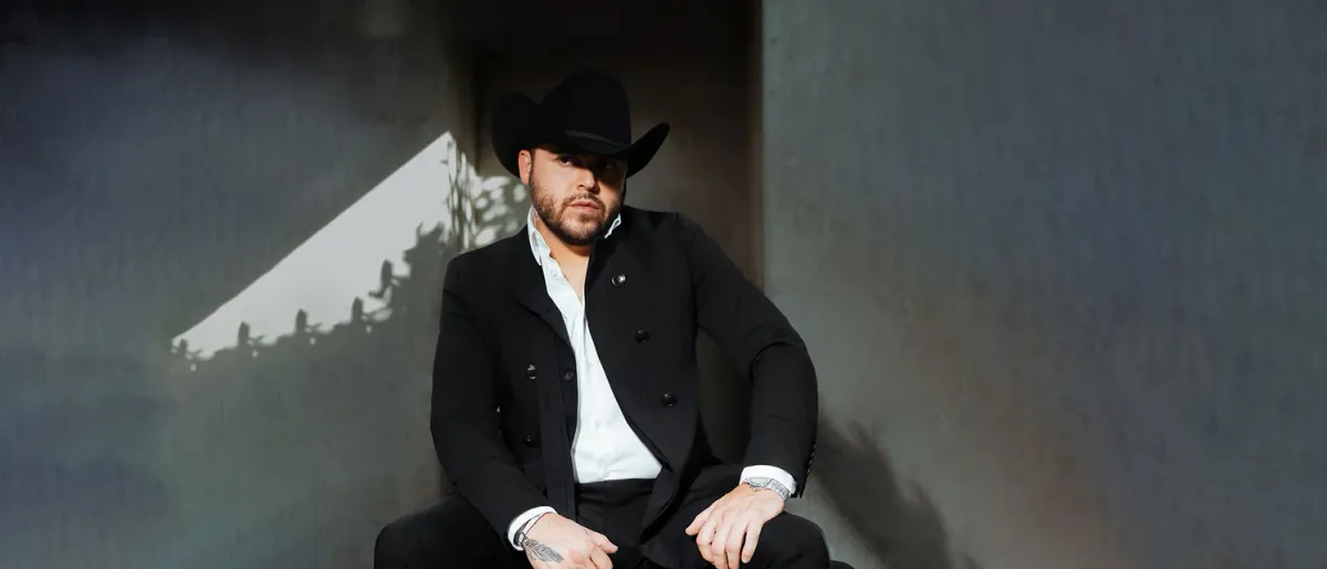 Gerardo Ortiz in Sparks