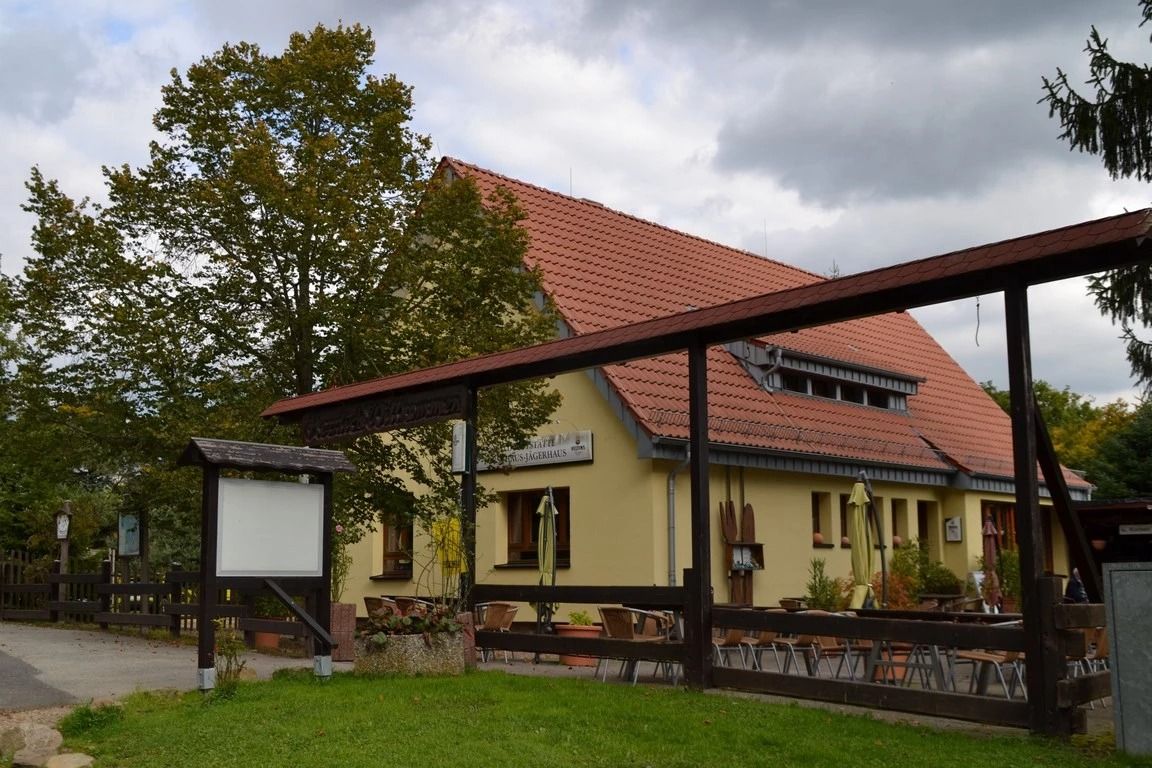 Sommerabschlu\u00df auf der "Bergstation" J\u00e4gerhaus im Binger Wald