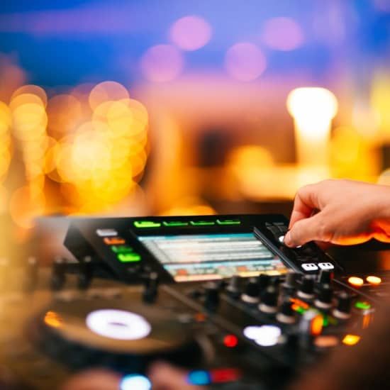 Curso de iniciaci\u00f3n para ser un DJ
