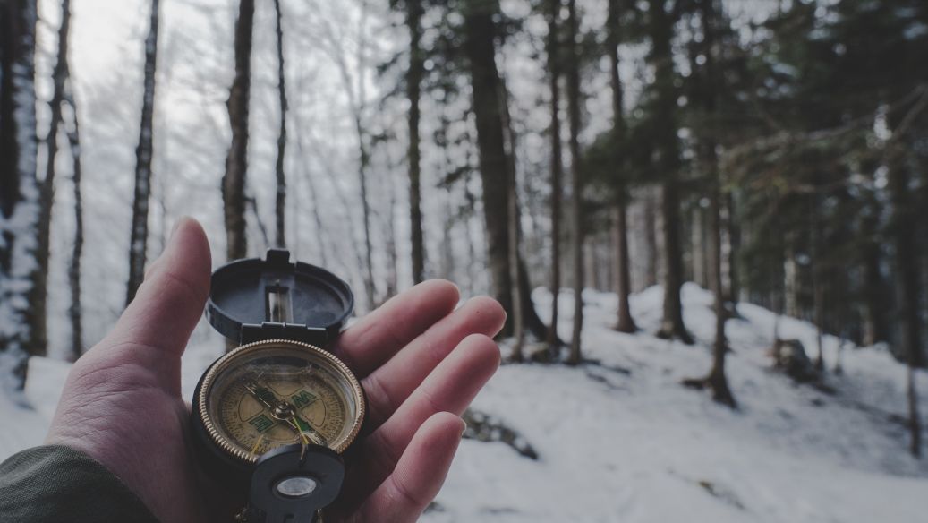 Winter Navigation with a Map and Compass