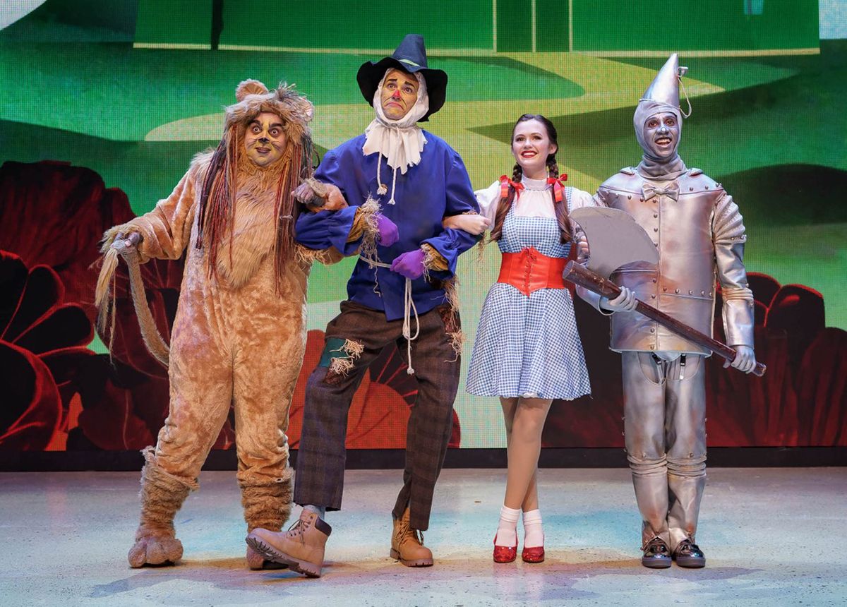Lythgoe Family Panto's The Wonderful Winter of Oz