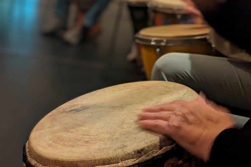 Jam de percussions africaines et danse 