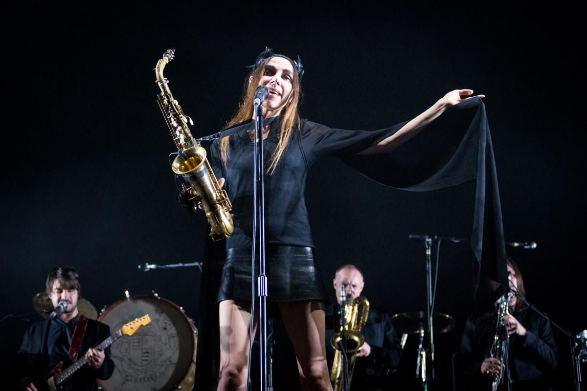 PJ Harvey At The Salt Shed Indoors - Chicago - Chicago, IL