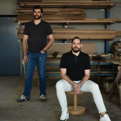 SKUPA> (Luke and Ziggy To\u0161i\u0107 with Fleur Robinson)