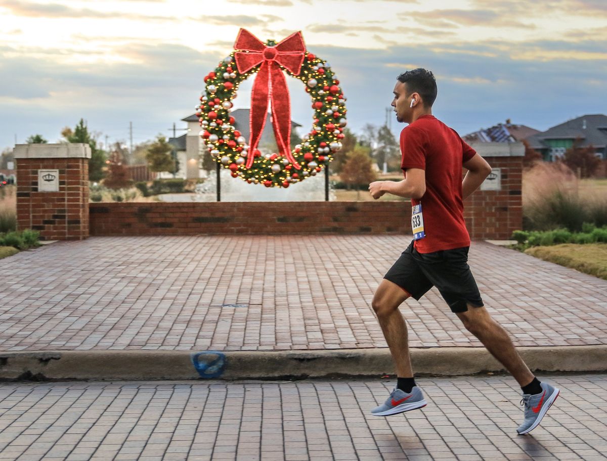 Run Houston! Sugar Land Santa 5K & 10K