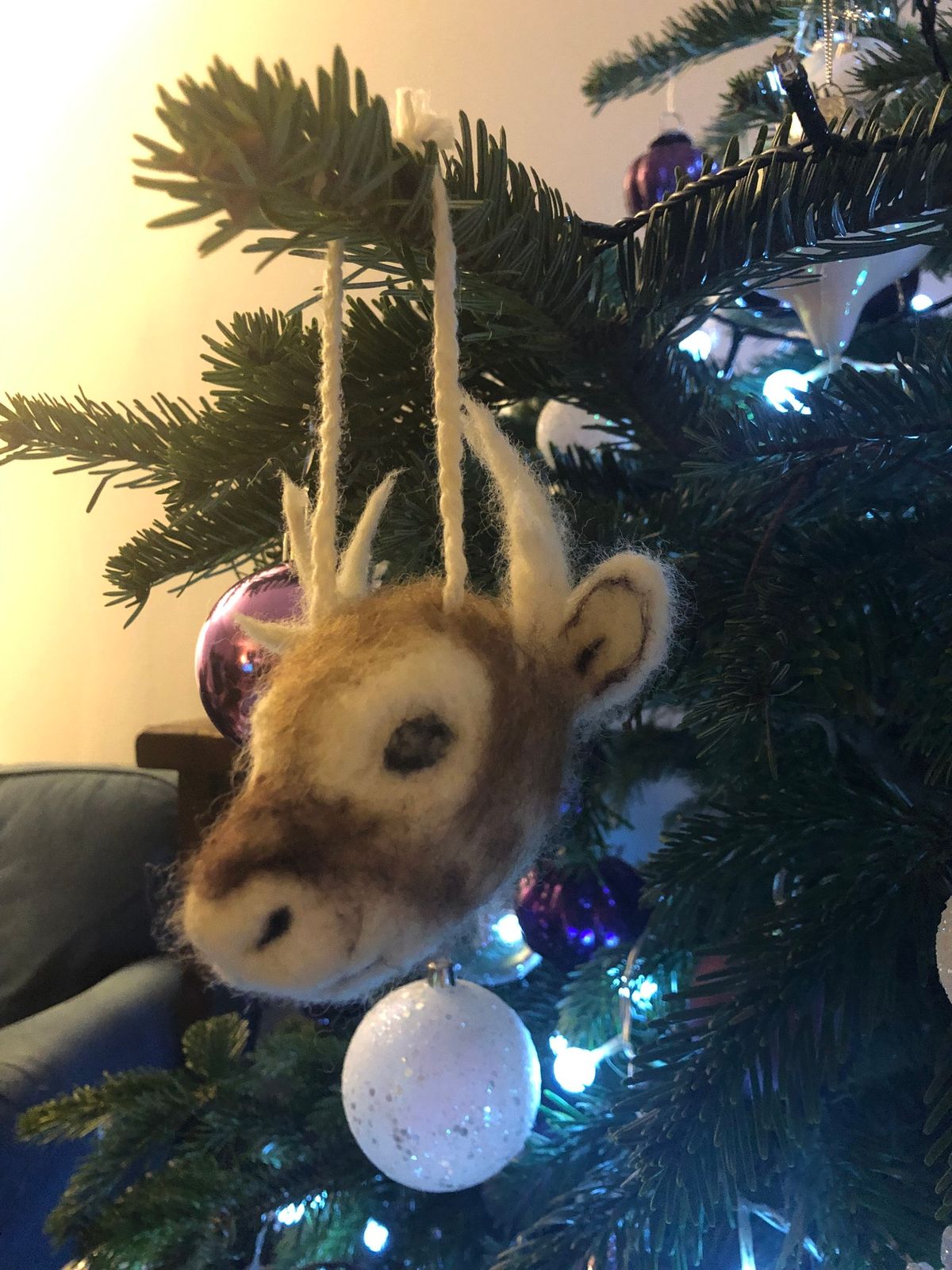 Making Felt Christmas Baubles