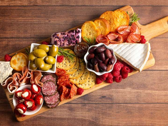Make the Best Charcuterie Board\t