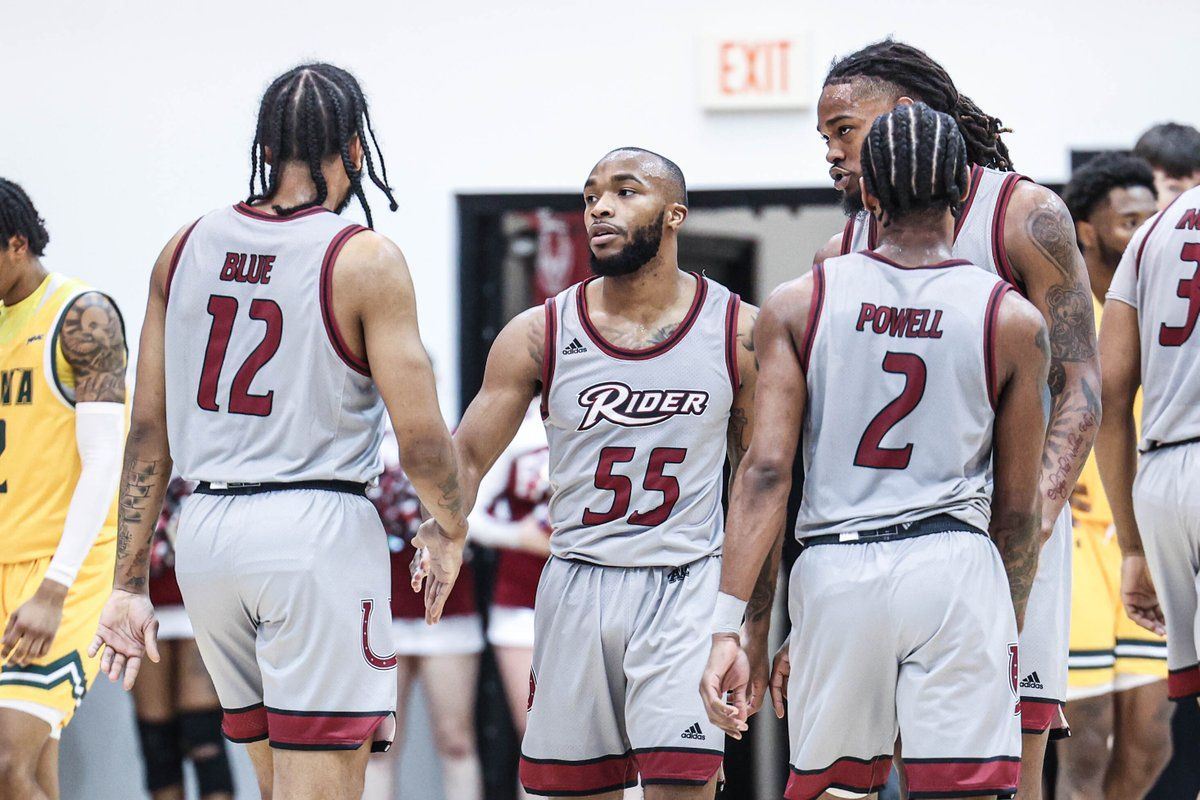 Rider Broncs vs. Saint Peter's Peacocks