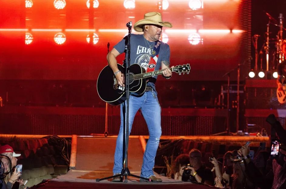 Jason Aldean at Utah First Credit Union Amphitheatre