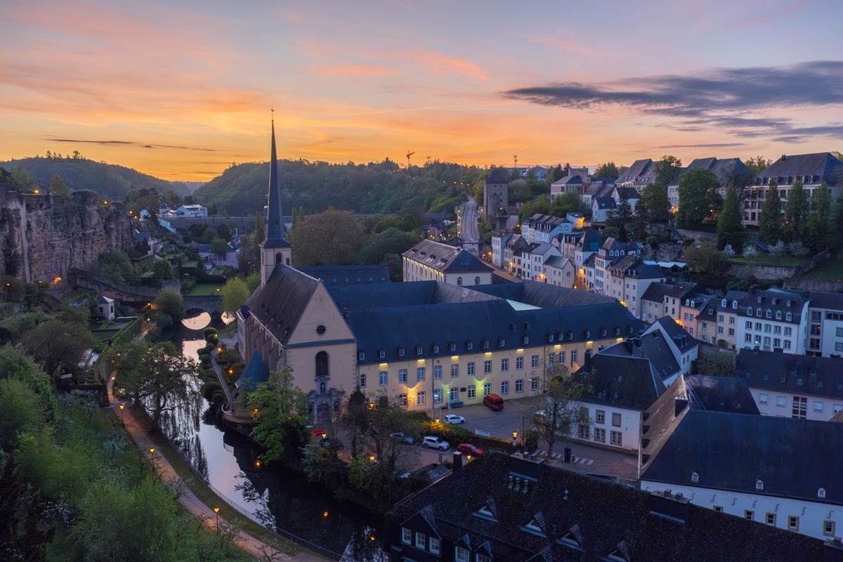 Darkness Into Light Luxembourg