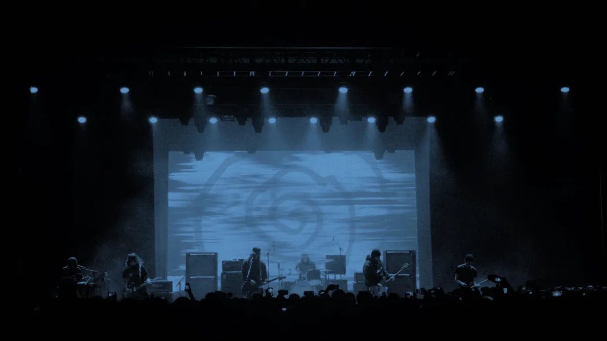 Whirr, Nothing, Luster, Nothing, Luster in Las Vegas