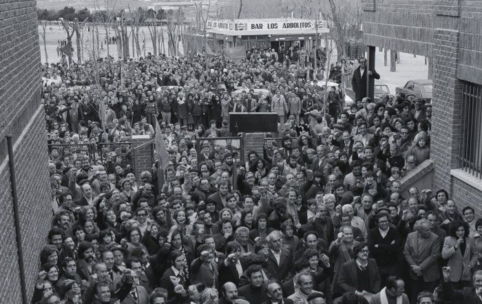 UN BARRIO SALIENDO DEL BARRO: VALLEKAS A\u00d1OS 70s\/80s