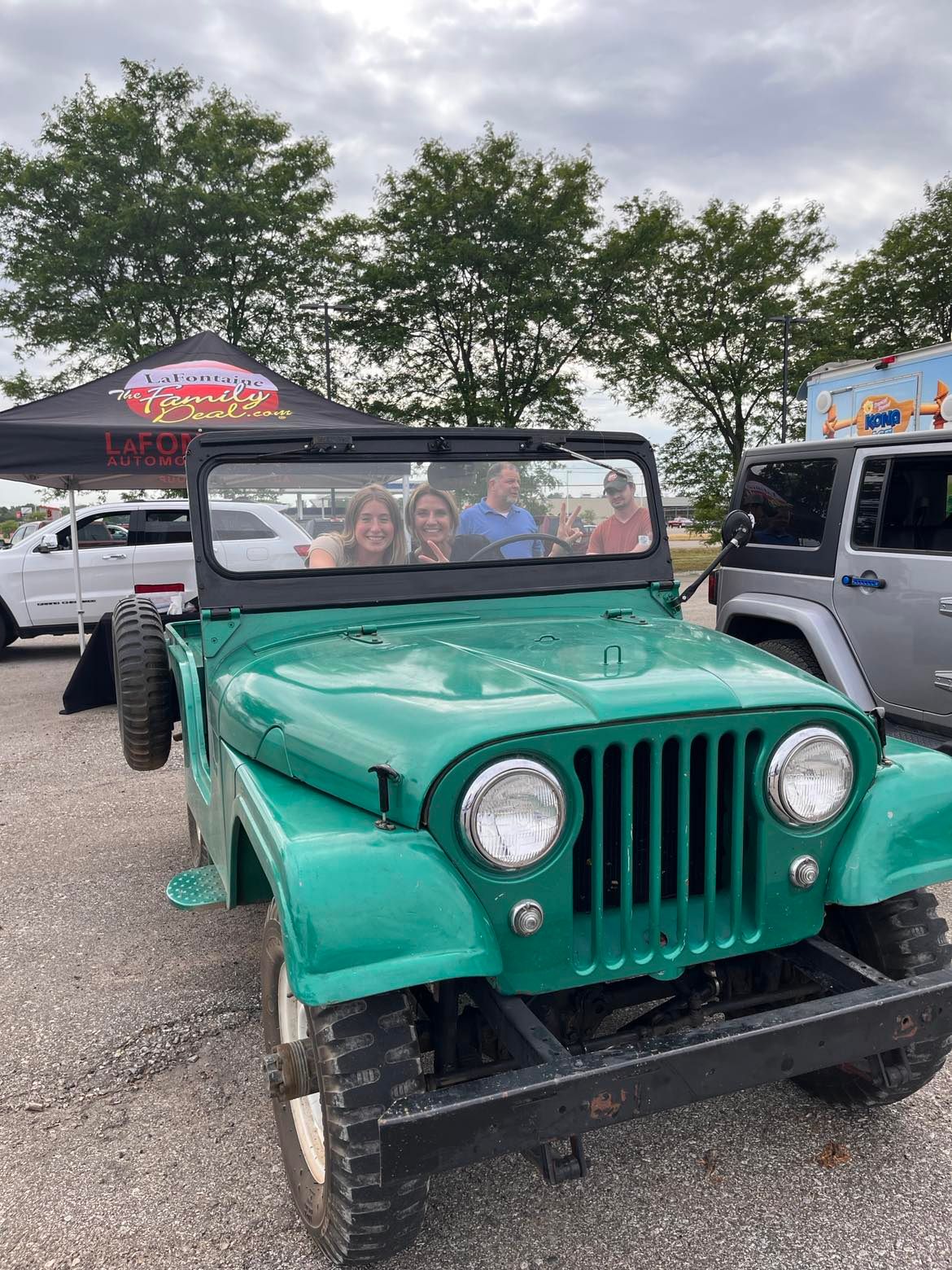 LaFontaine Lansing Jeep Meet and Greet