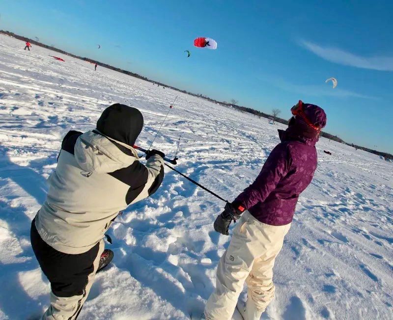 Journ\u00e9e Snowkite, ski cerf-volant! 