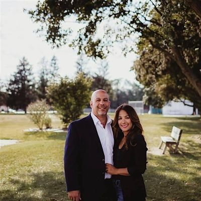 (Hosts)Drs. Edwin Vega Jr. and Yasellyn Diaz-Vega