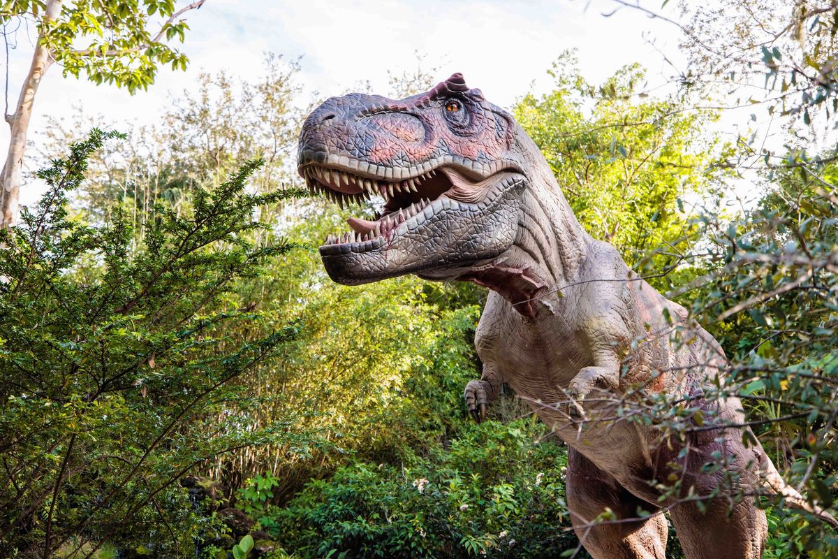 LAST DAY to See Dinosaurs Around the World: The Great Outdoors