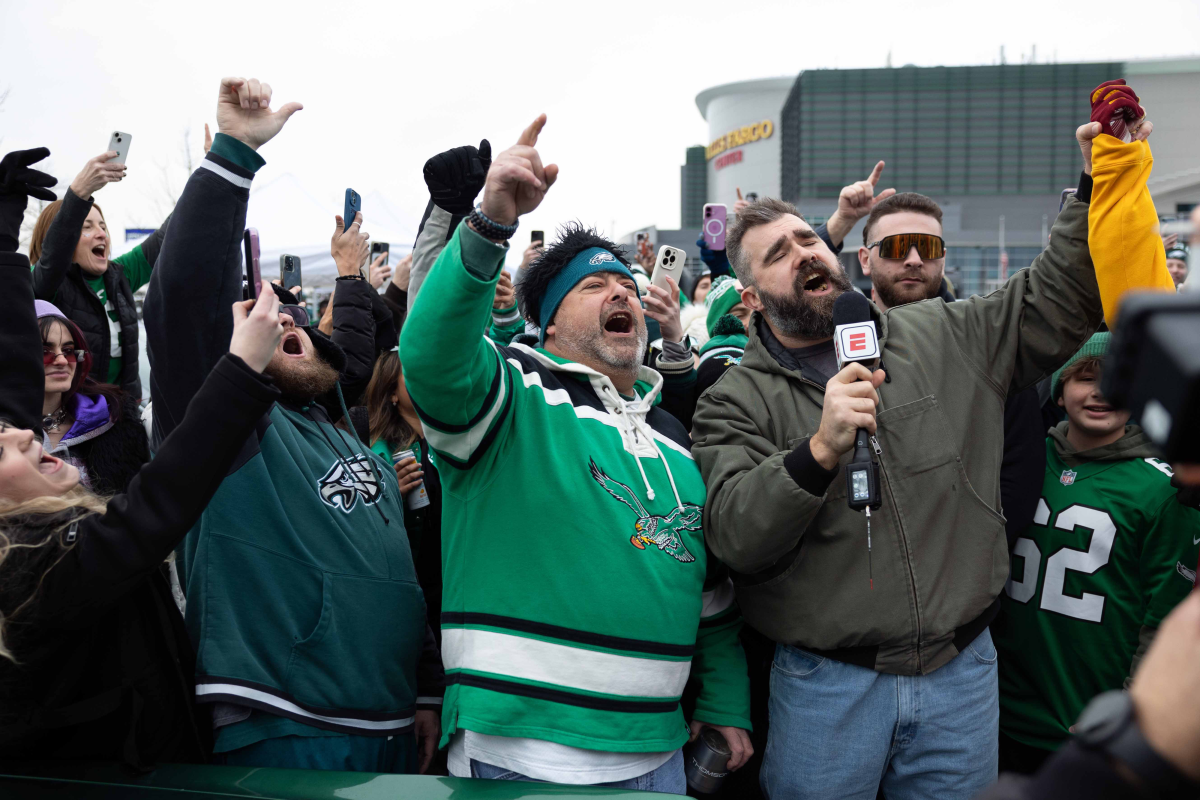 Parking Washington Commanders at Philadelphia Eagles