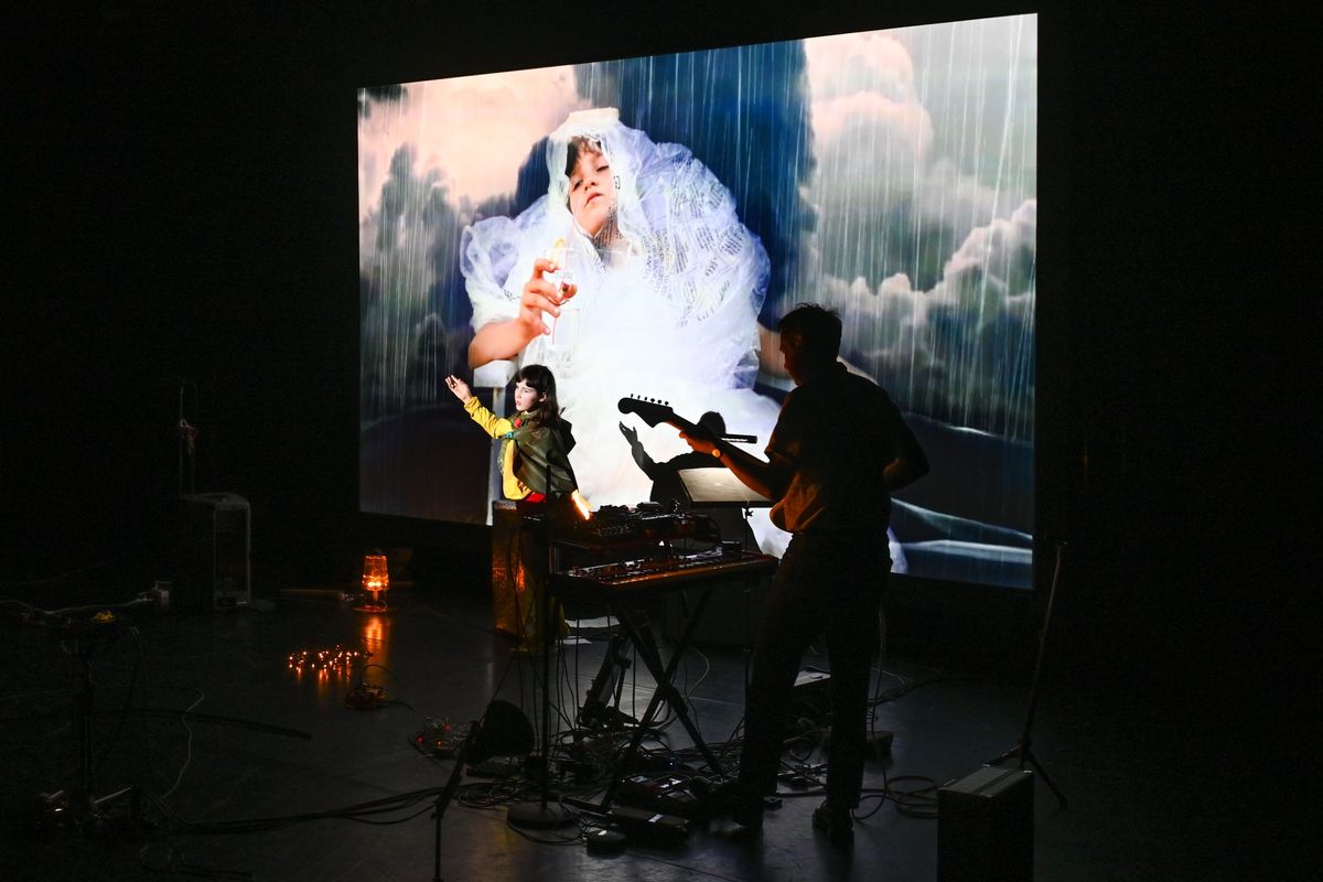 Festival [TrafiK]* - Totale Eclipse - Les Soeurs h et Maxime Bodson