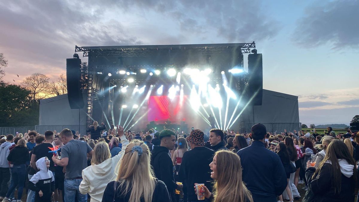 Out Doors 90\u2019s Festival Comes To Staffordshire 