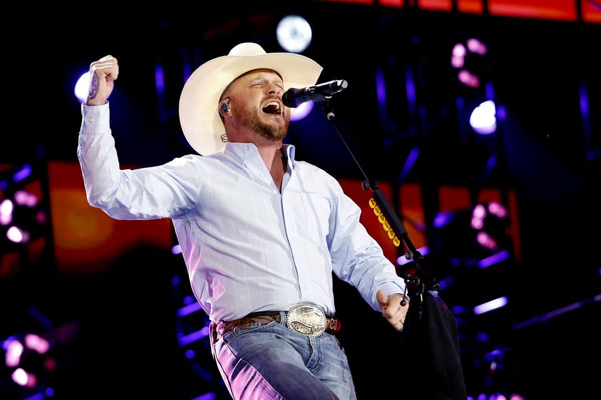 PARKING: Riley Green + Sam Barber - Sunday of Lone Star Smokeout