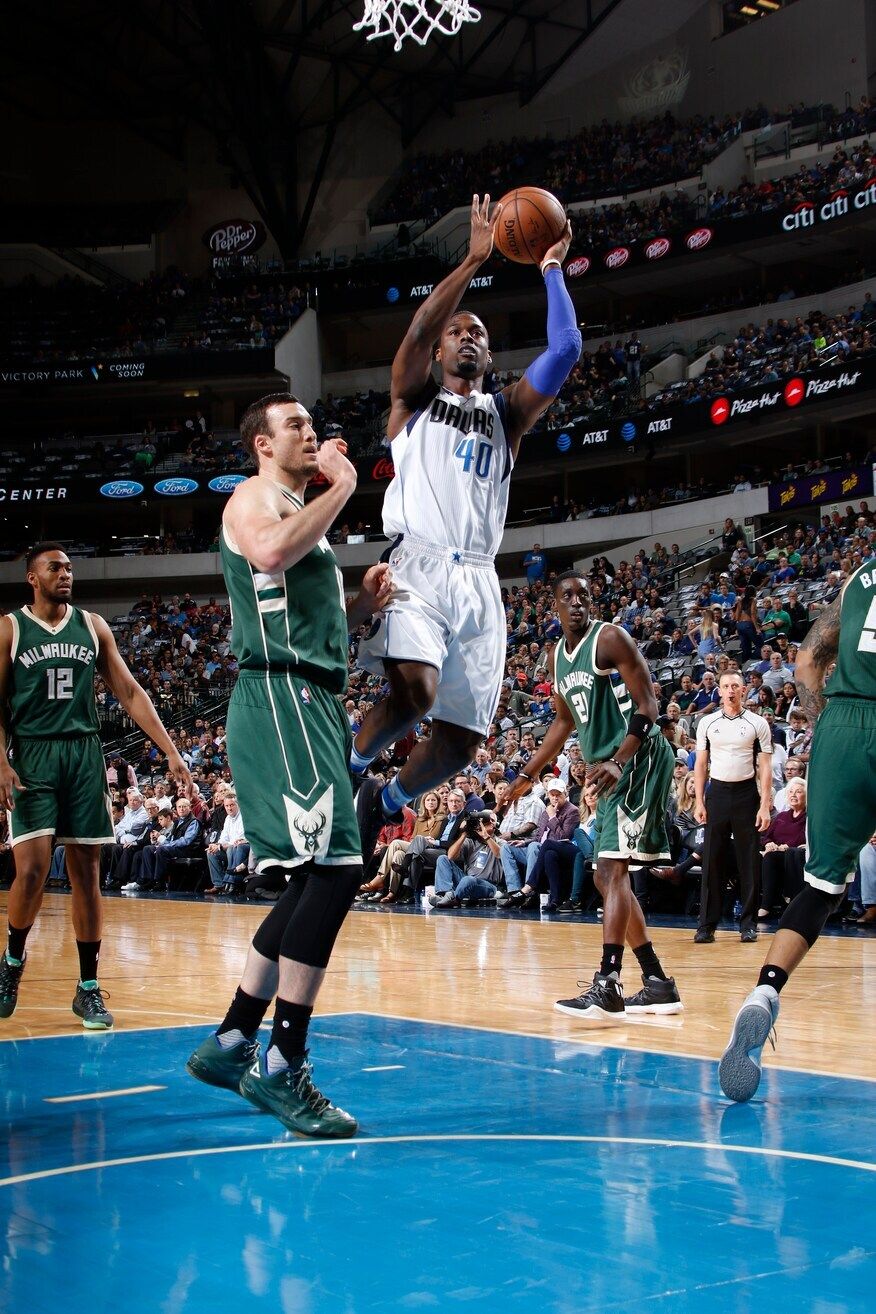 Dallas Mavericks at Milwaukee Bucks at Fiserv Forum