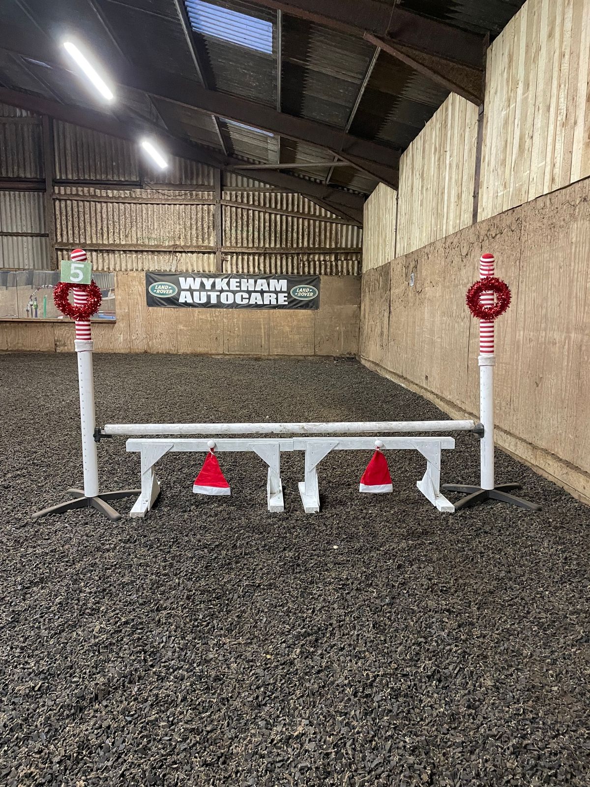 Christmas Showjumping 40cm - 90cm