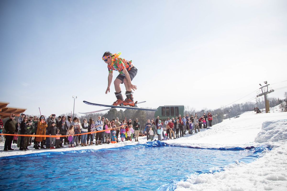 H\u00e4rdsm\u00e4lta Pond Skim and Festival