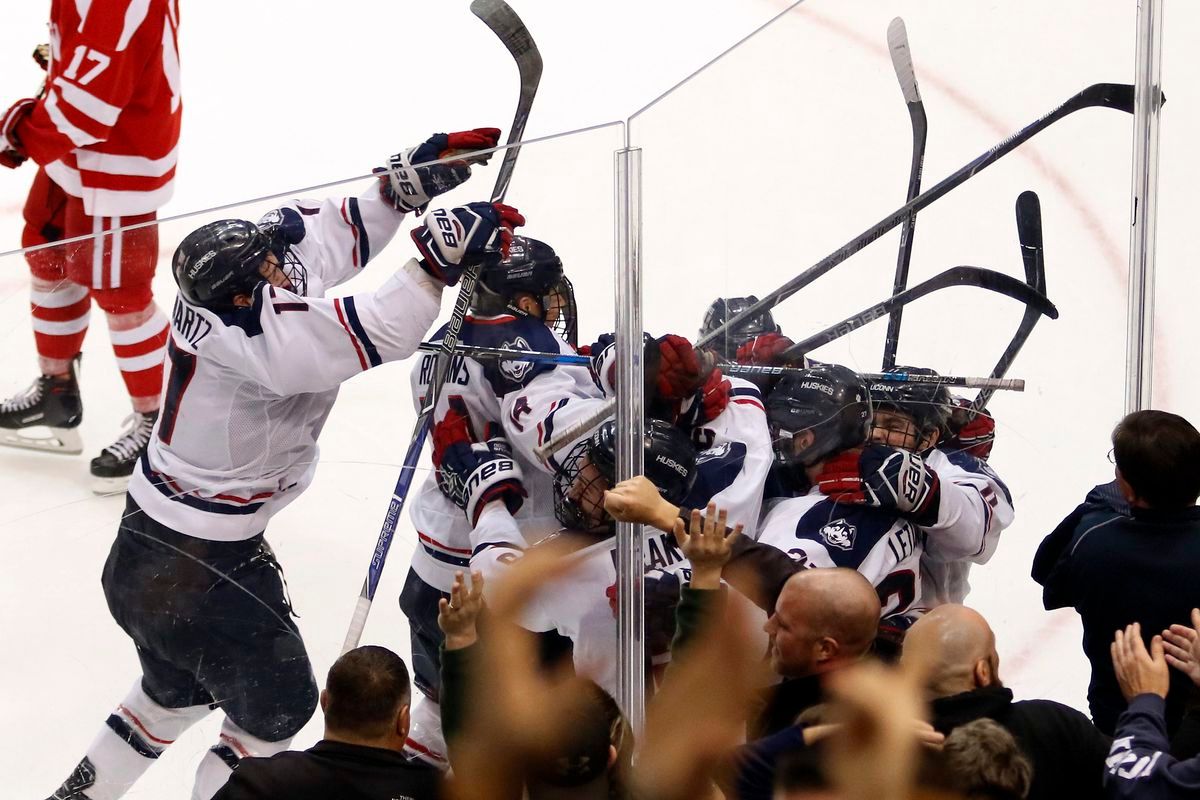 Boston University Terriers at UConn Huskies Mens Hockey