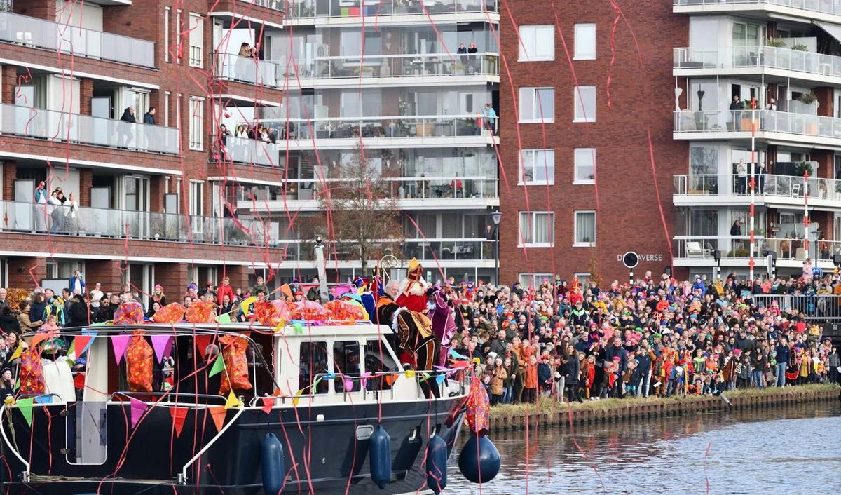 Intocht Sinterklaas in Son en Breugel