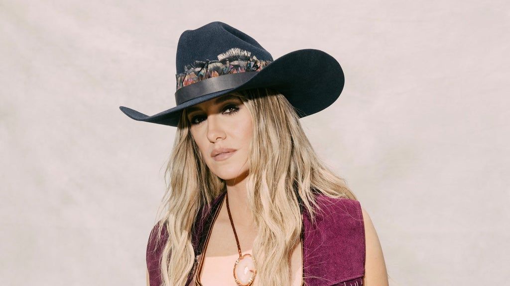 Lainey Wilson: Country's Cool Again Tour