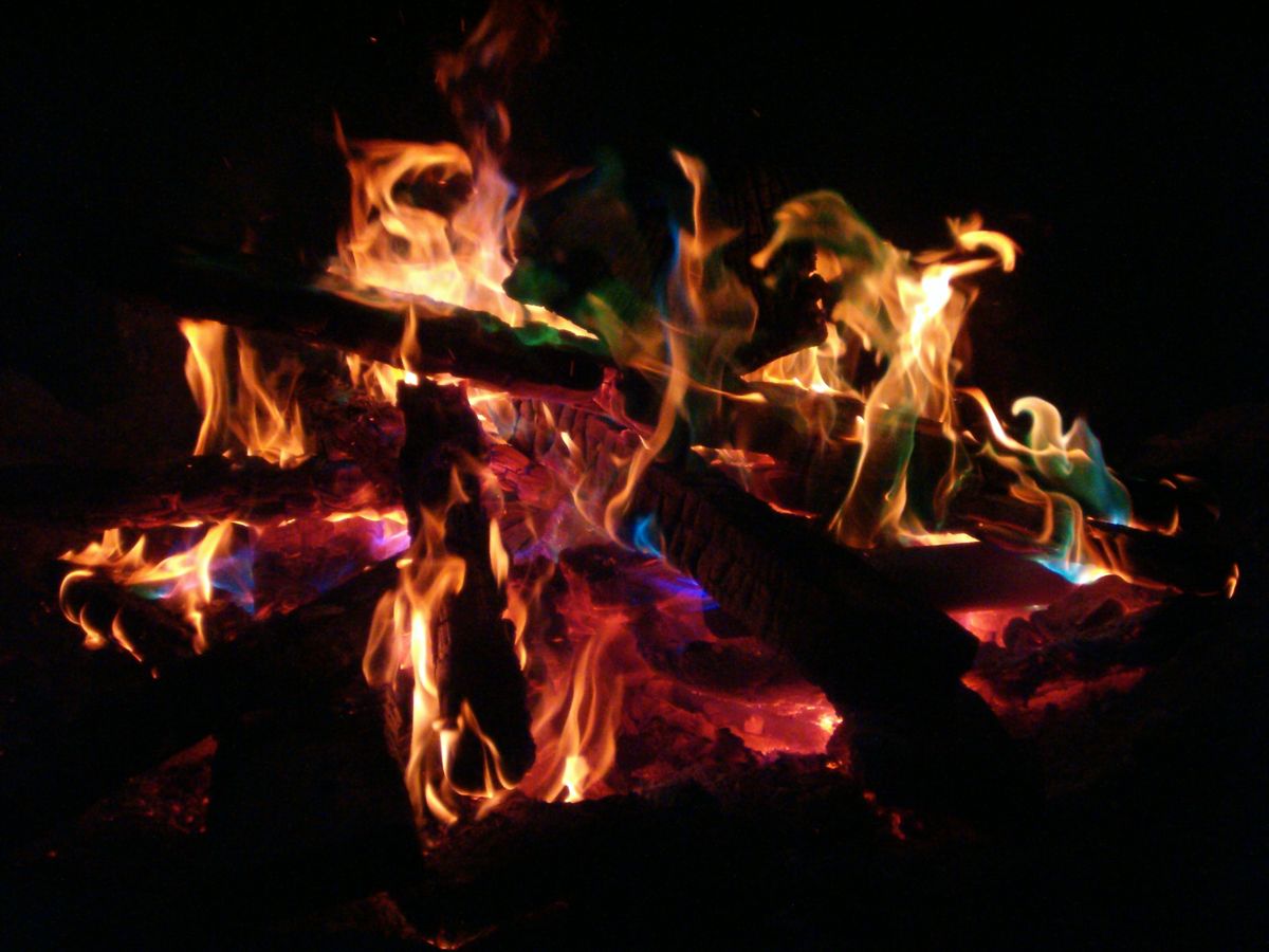 Christmas Campfire Story and S'mores