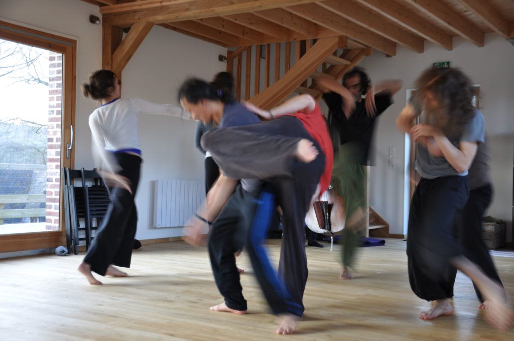 Stage : Explorations en Contact Improvisation (\u00e0 Joyeux - Ain)